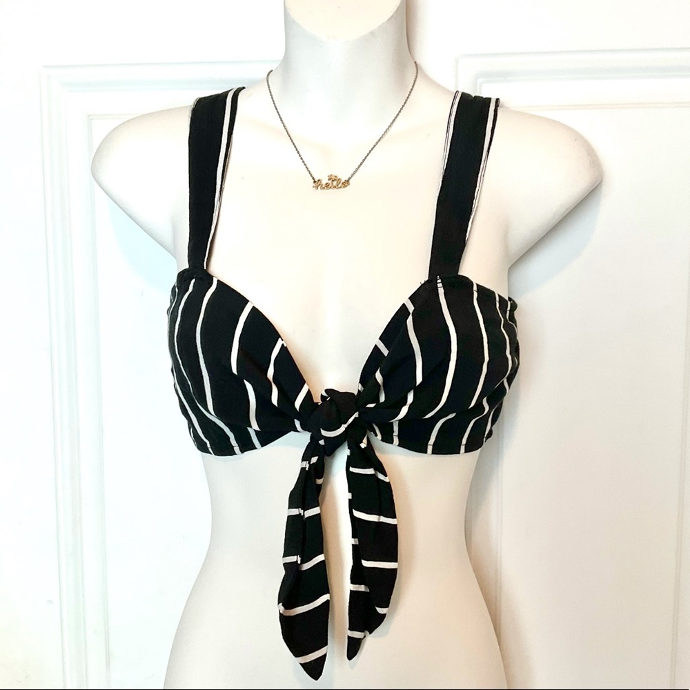 Adorable Cute black and white top
